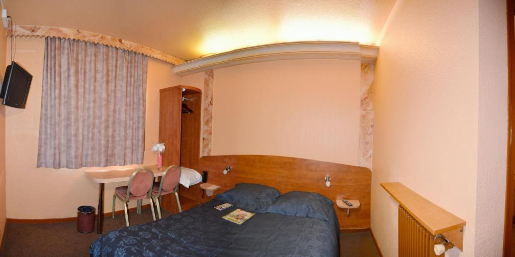 Le Cheval Noir Hotel Paris פנטן מראה חיצוני תמונה