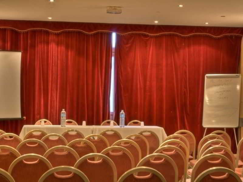 Le Cheval Noir Hotel Paris פנטן מראה חיצוני תמונה