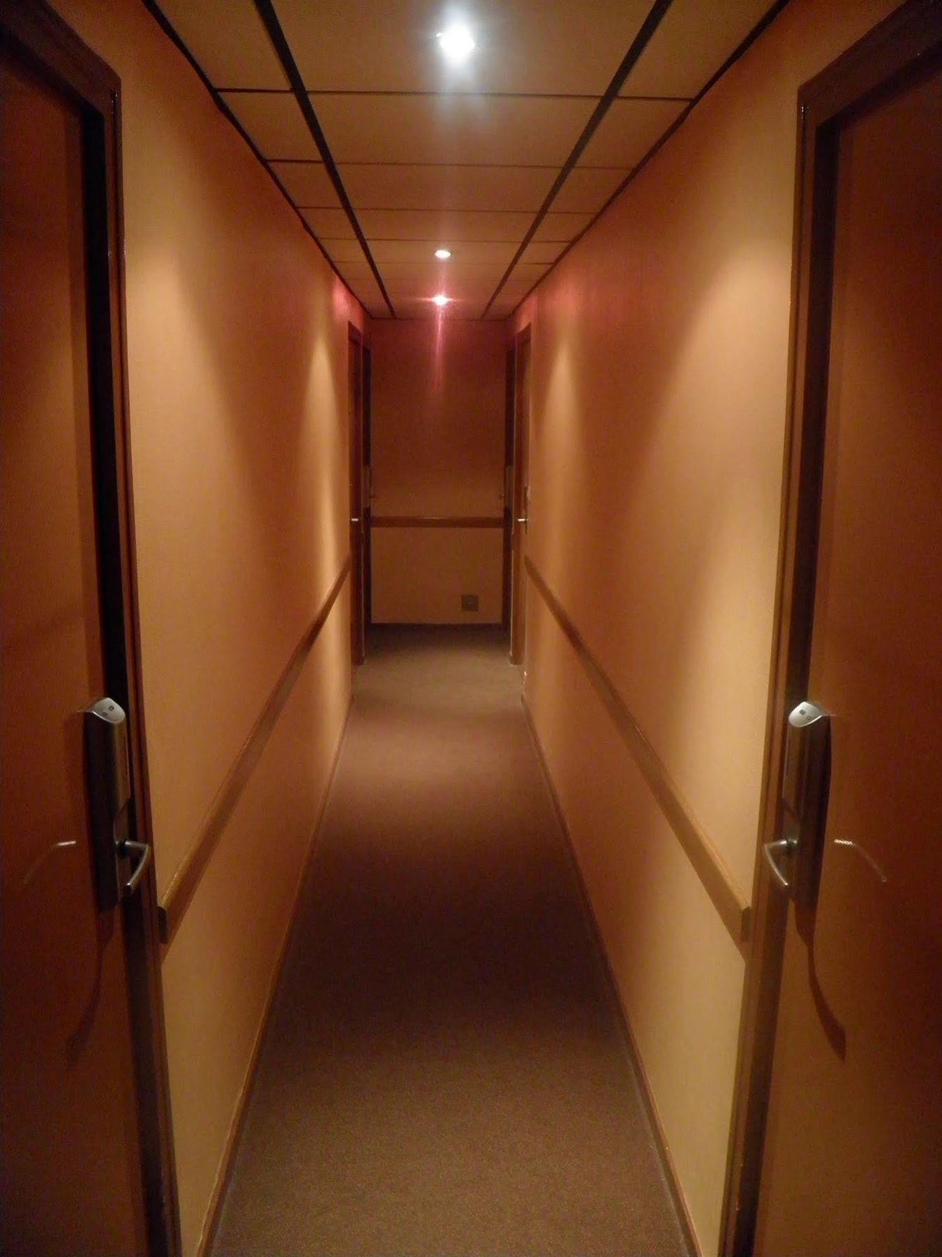 Le Cheval Noir Hotel Paris פנטן מראה חיצוני תמונה